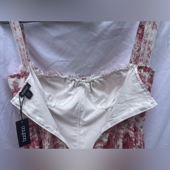 *SOLD* NWT | Women’s BooHoo Red Porcelain Strappy Milkmaid Mini Dress | Size 8 - Picture 11 of 13